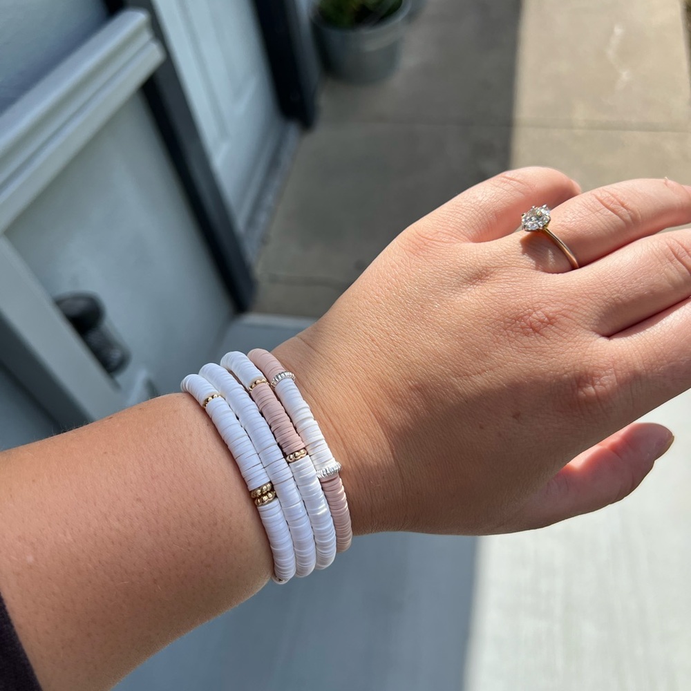 White and Gold Beaded Bracelet Set